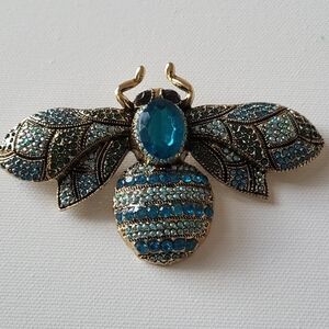Elegant Jumbo Blue and Goldtone Bee Brooch